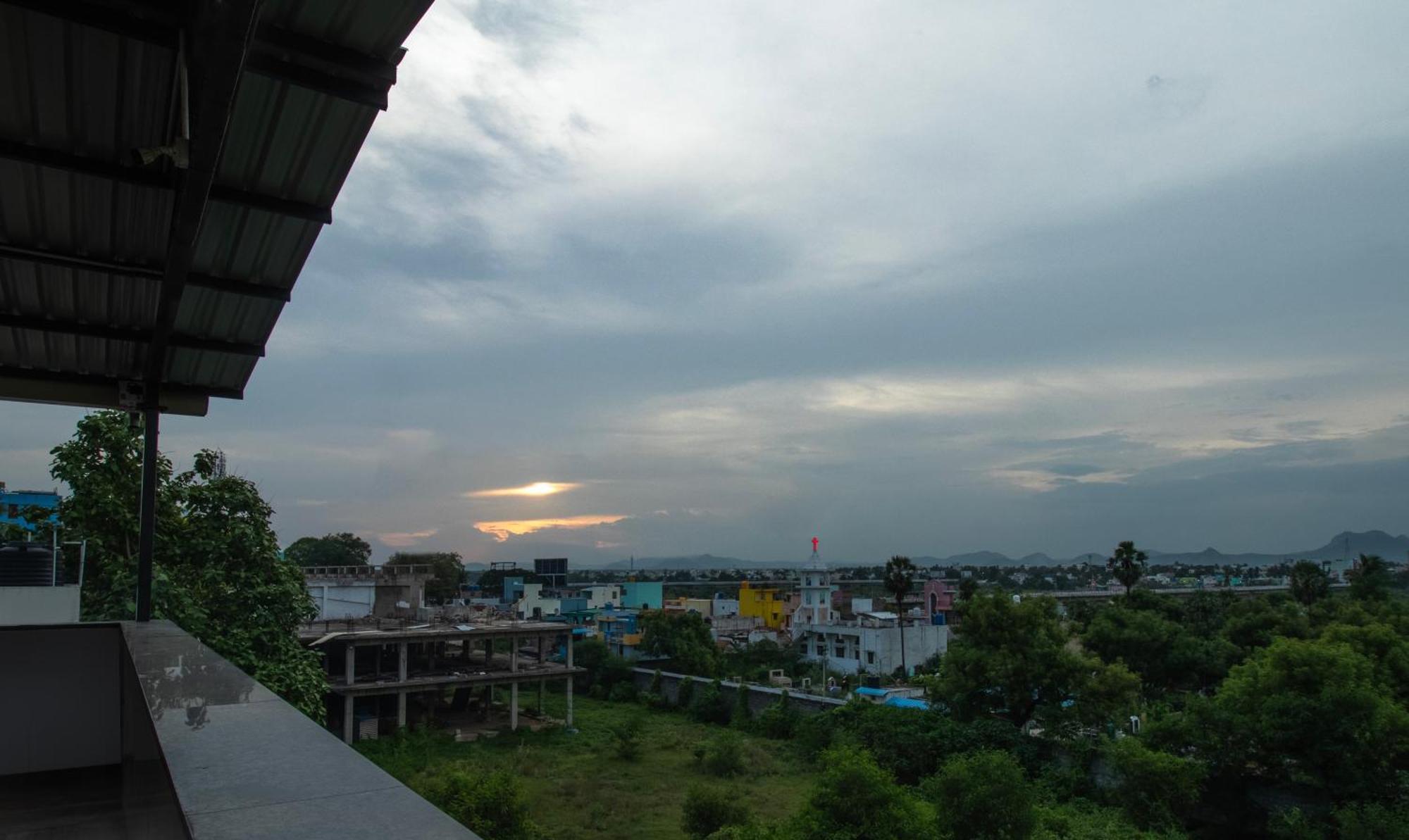 Treebo Pranav Park Hotel Vellore Exterior foto